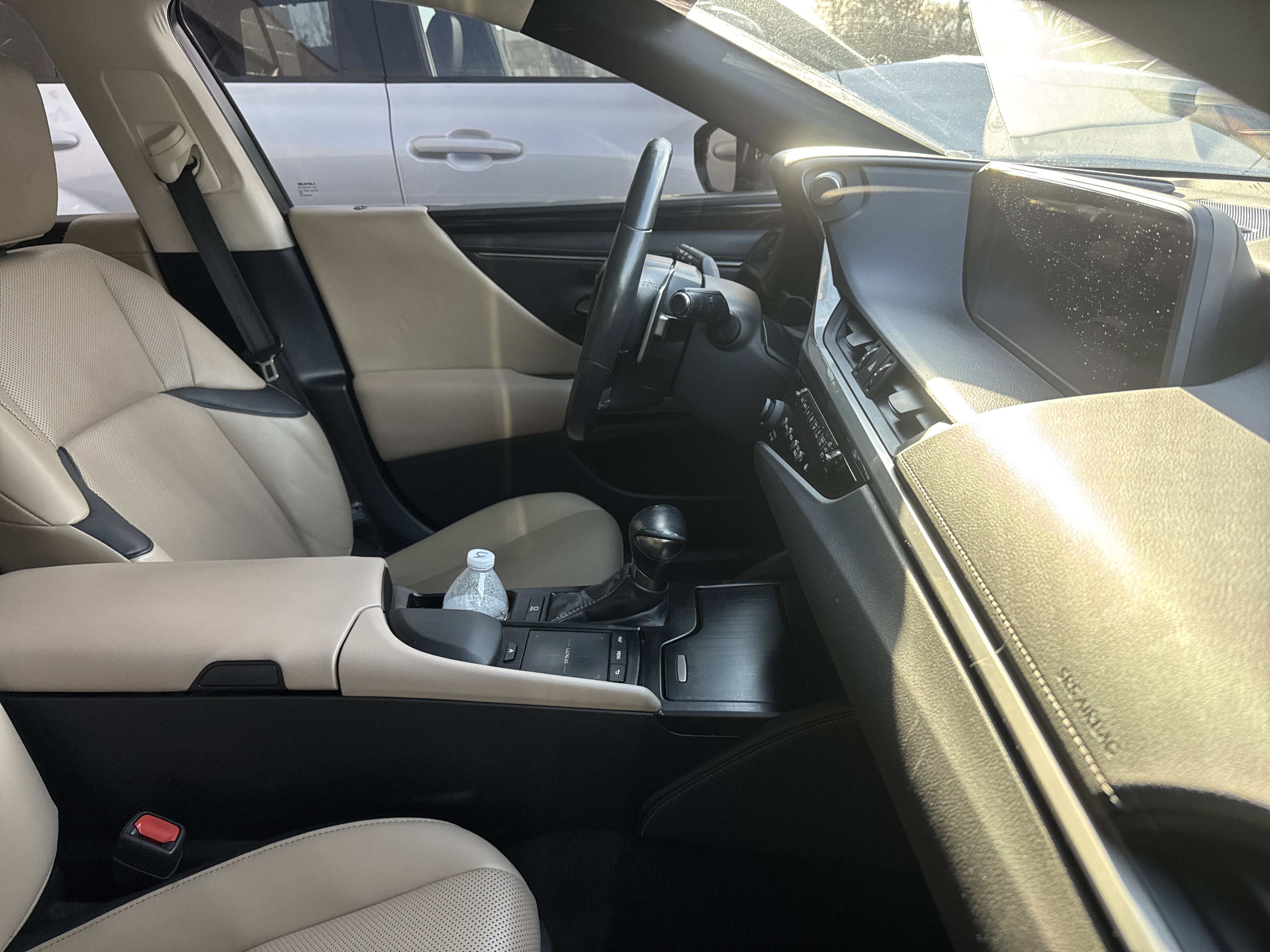 Used 2024 Lexus ES 350 w/ Premium Package image 11