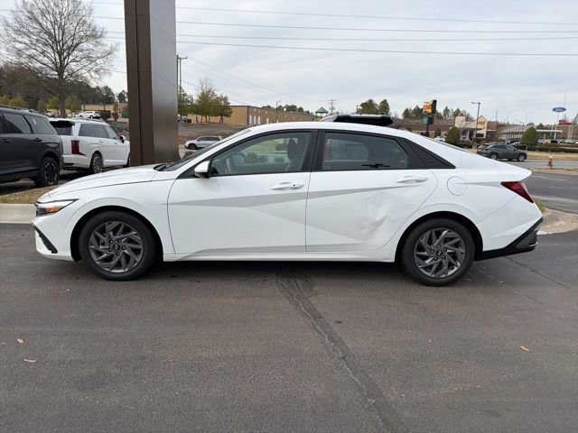 Certified 2024 Hyundai Elantra SEL image 4