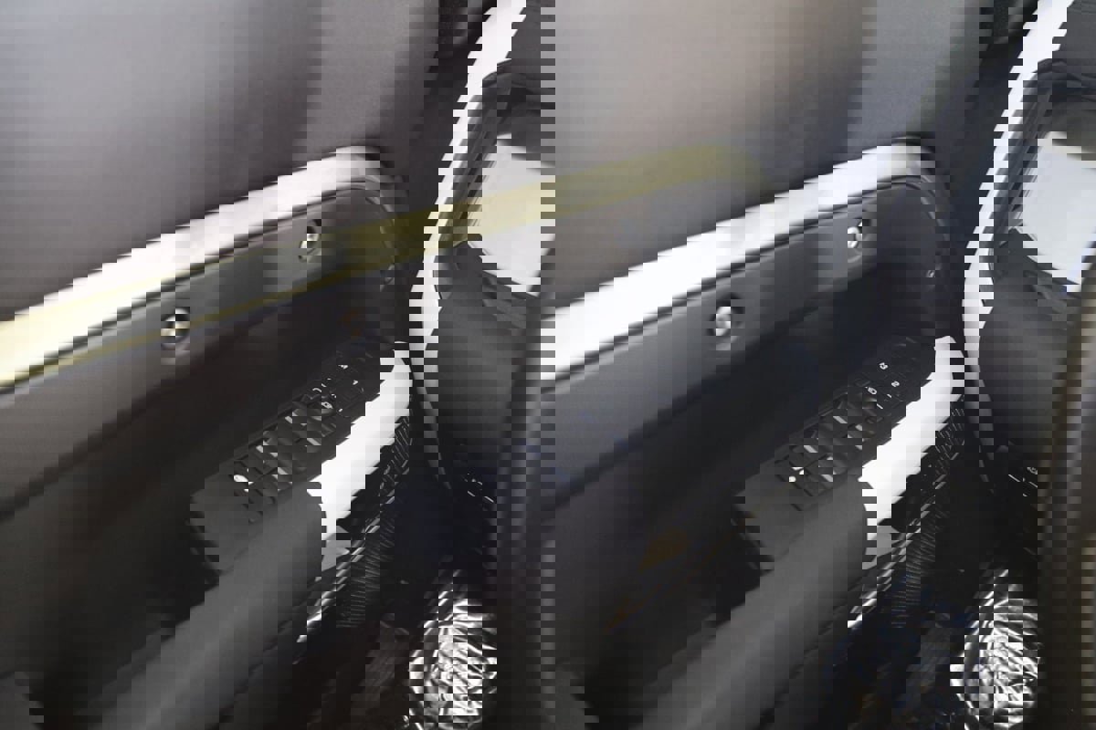 Used 2023 Land Rover Defender 110 S image 35