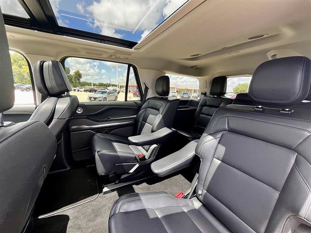 Used 2025 Lincoln Navigator Reserve AWD/4WD image 10