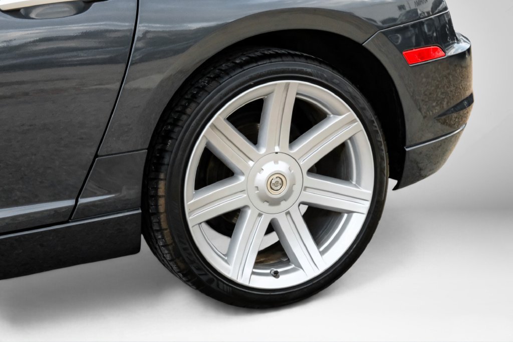 Used 2006 Chrysler Crossfire Limited RWD image 47