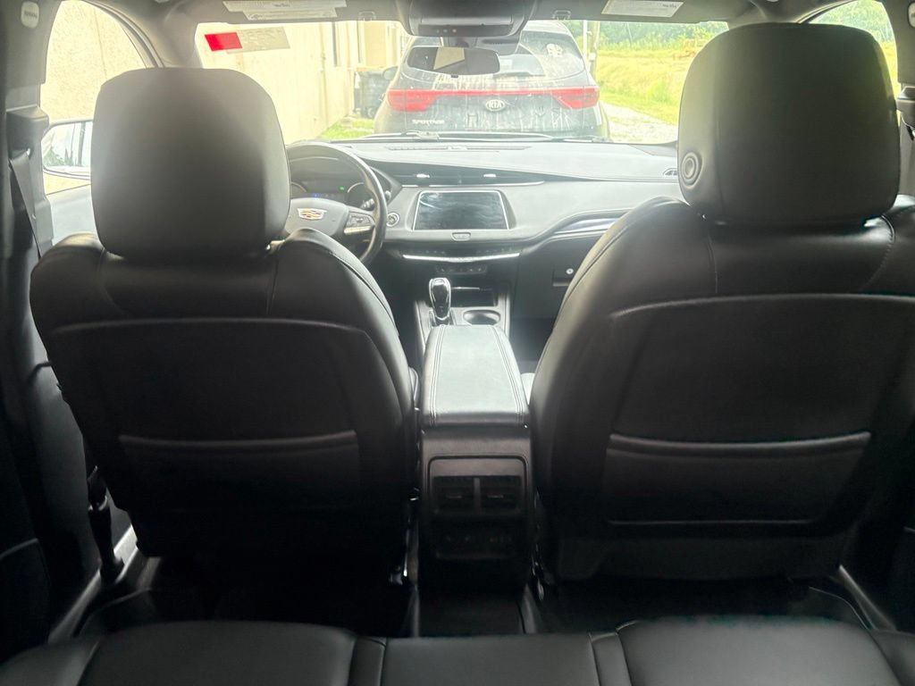 Used 2022 Cadillac XT4 Luxury w/ Trailering Package AWD/4WD image 17