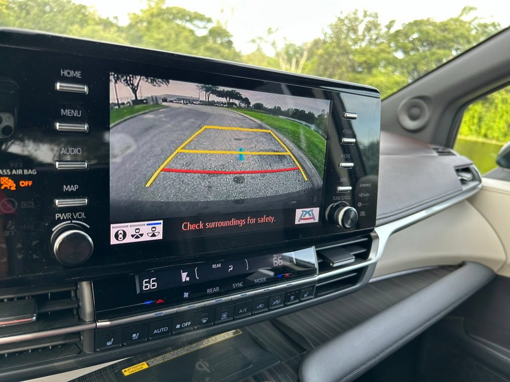 Certified 2021 Toyota Sienna Platinum FWD image 26
