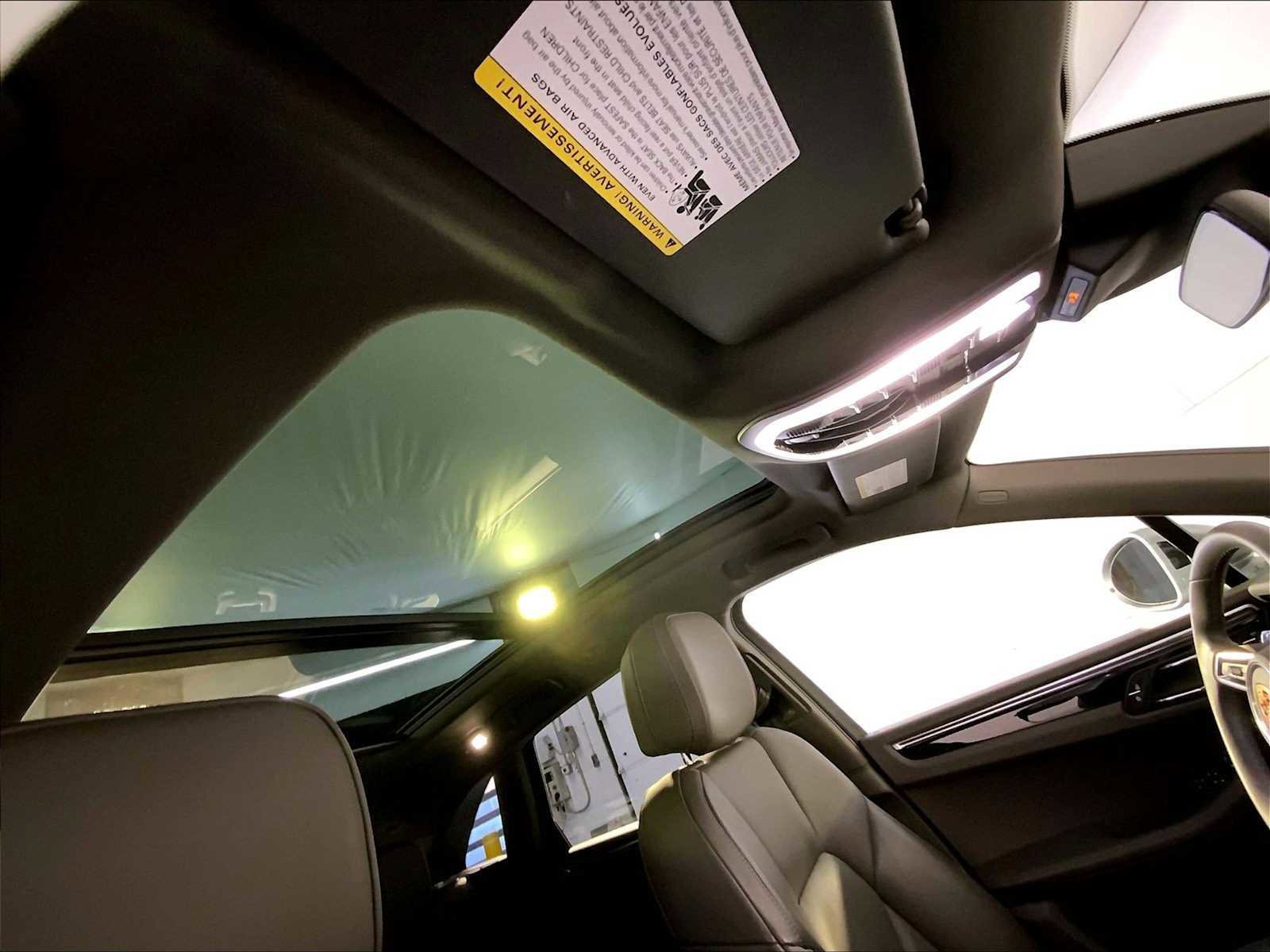 Used 2023 Porsche Macan image 20