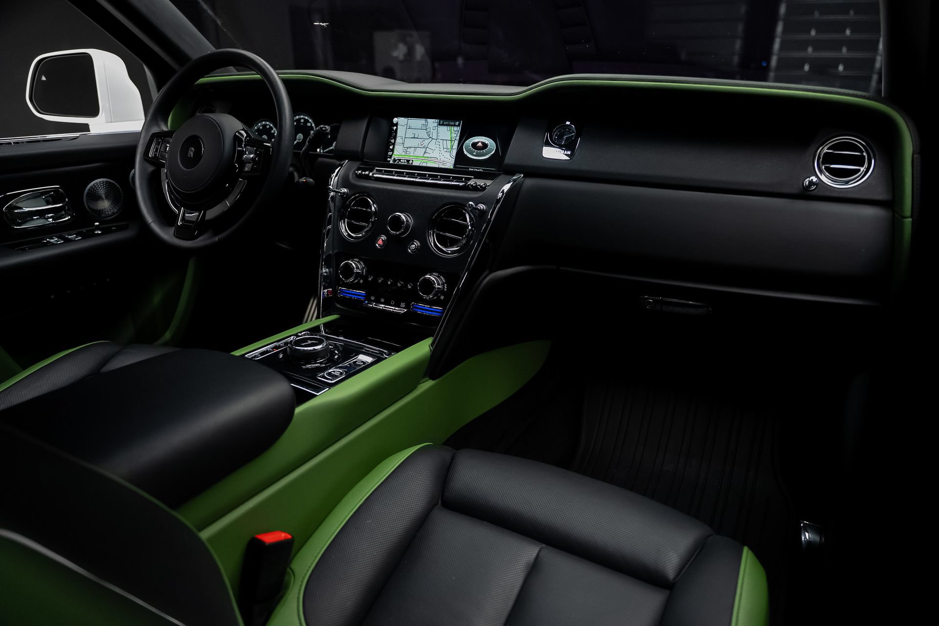 Used 2024 Rolls-Royce Cullinan w/ Cullinan Package AWD/4WD image 65
