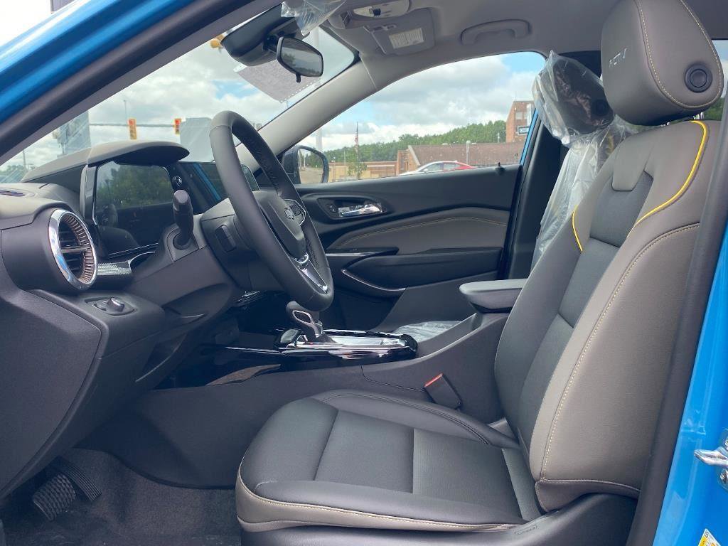 New 2025 Chevrolet Trax ACTIV w/ Driver Confidence Package image 14