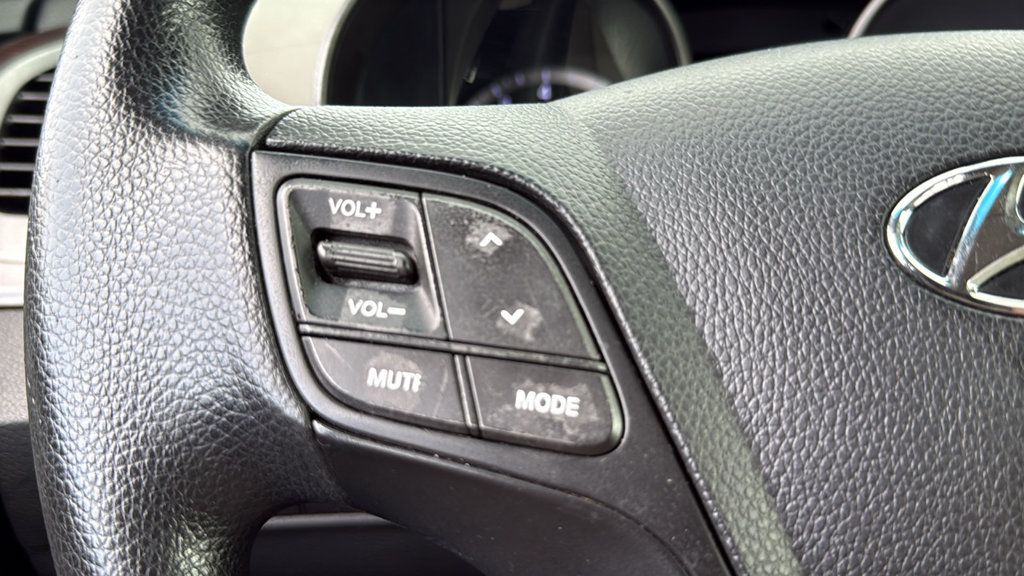 Used 2017 Hyundai Santa Fe SE FWD image 27