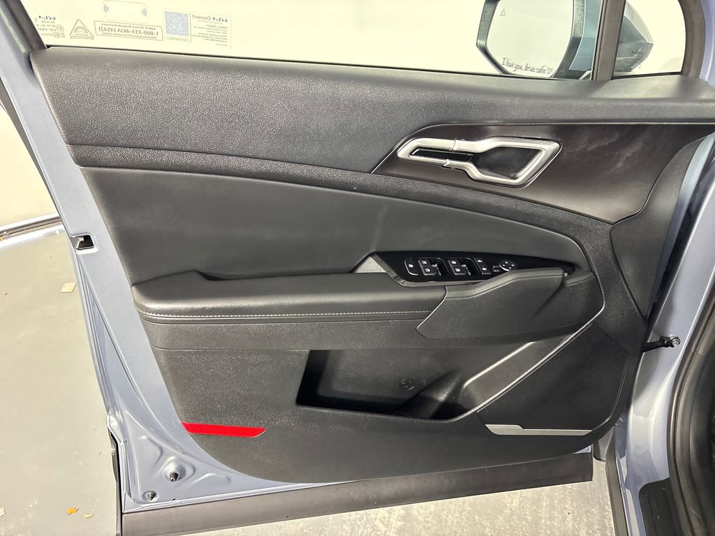 Certified 2025 Kia Sportage EX image 26