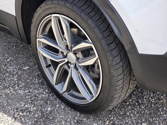 Used 2022 Cadillac XT4 Sport w/ Driver Awareness Package FWD image 8