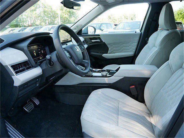 New 2025 Mitsubishi Outlander SEL image 4