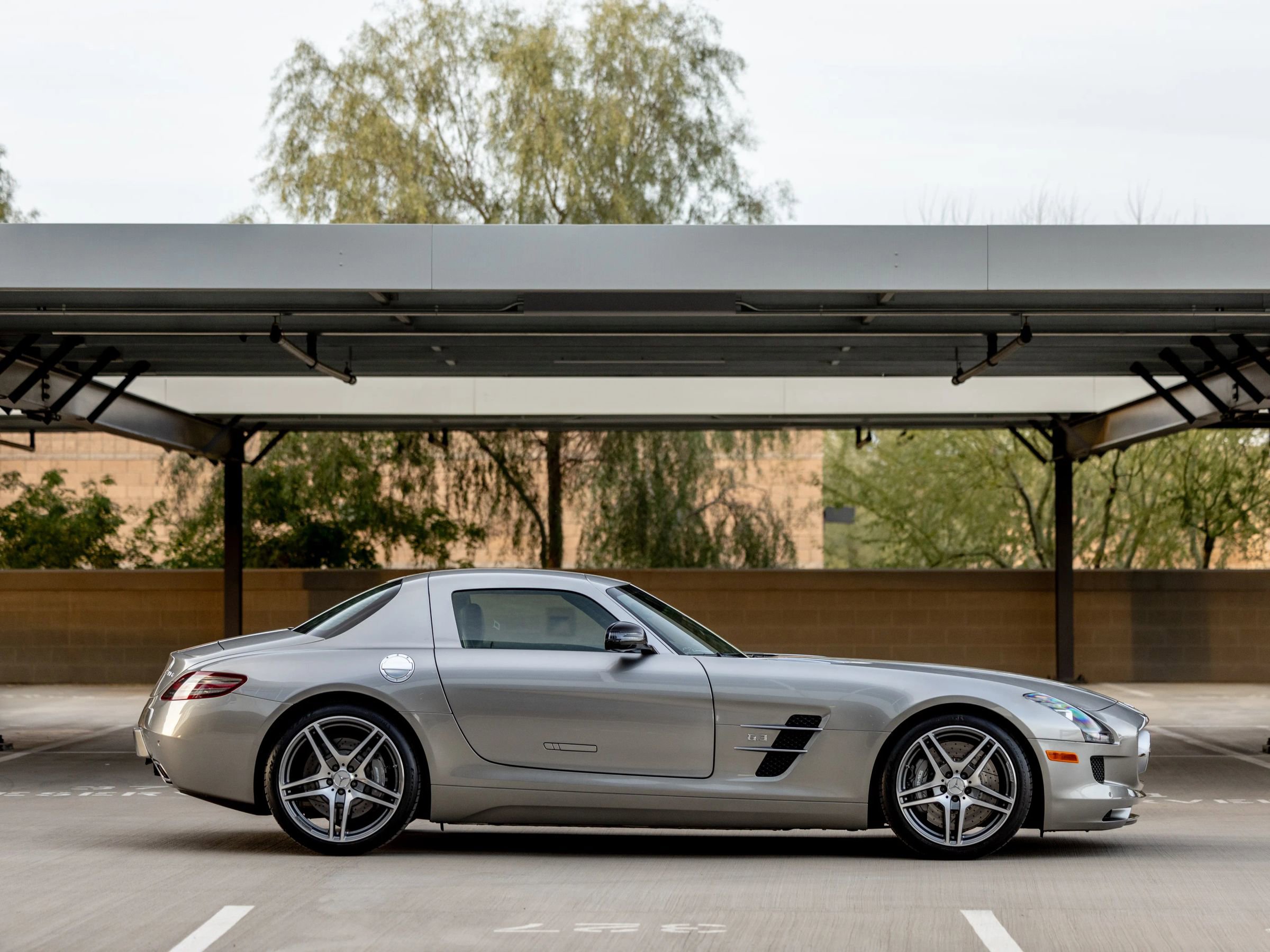 Used 2011 Mercedes-Benz SLS AMG Coupe image 10