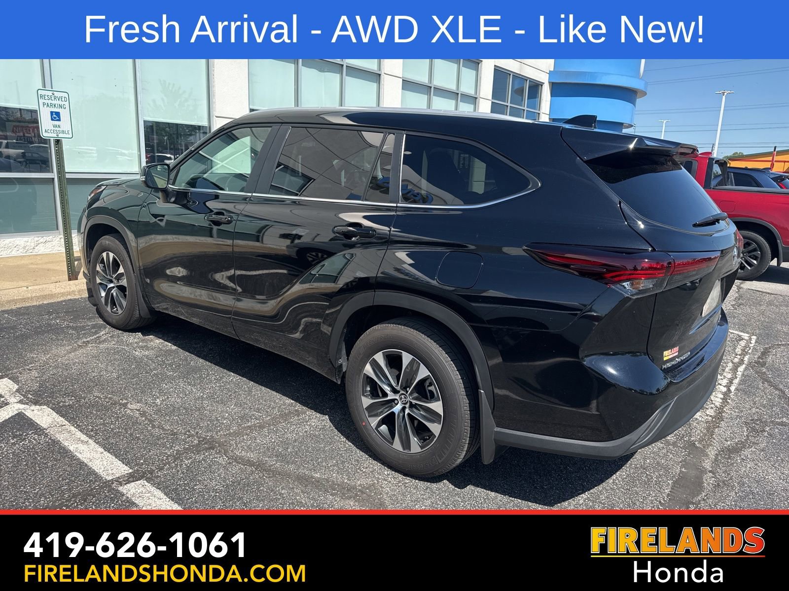 Used 2026 Toyota Highlander XLE AWD/4WD image 2