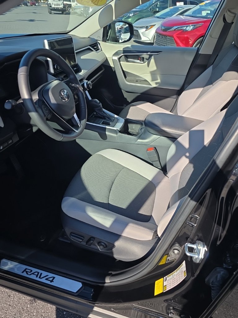 Certified 2025 Toyota RAV4 XLE w/ Convenience Package AWD/4WD image 16