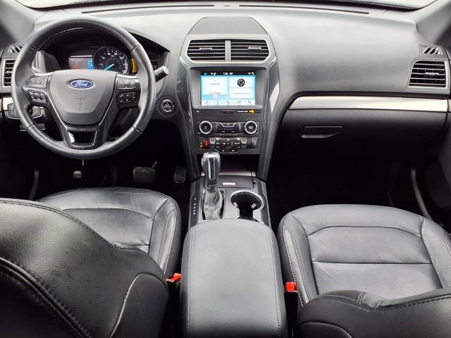 Used 2018 Ford Explorer XLT w/ Equipment Group 202A FWD image 10