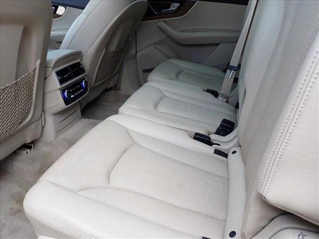 Used 2017 Audi Q7 3.0T Prestige AWD/4WD image 10