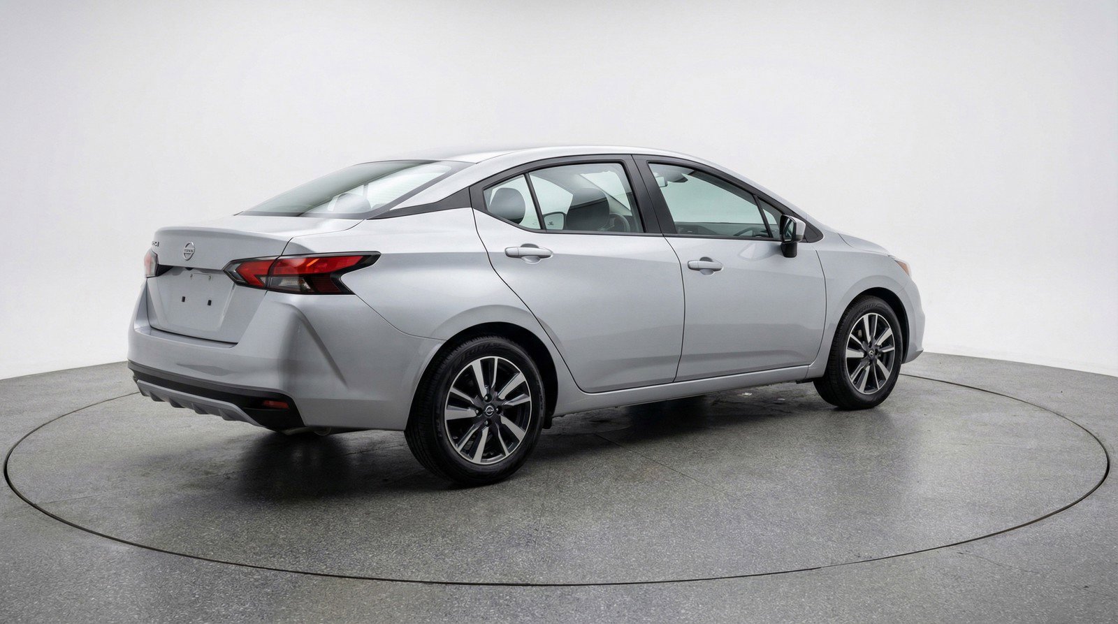 Used 2025 Nissan Versa SV FWD image 9