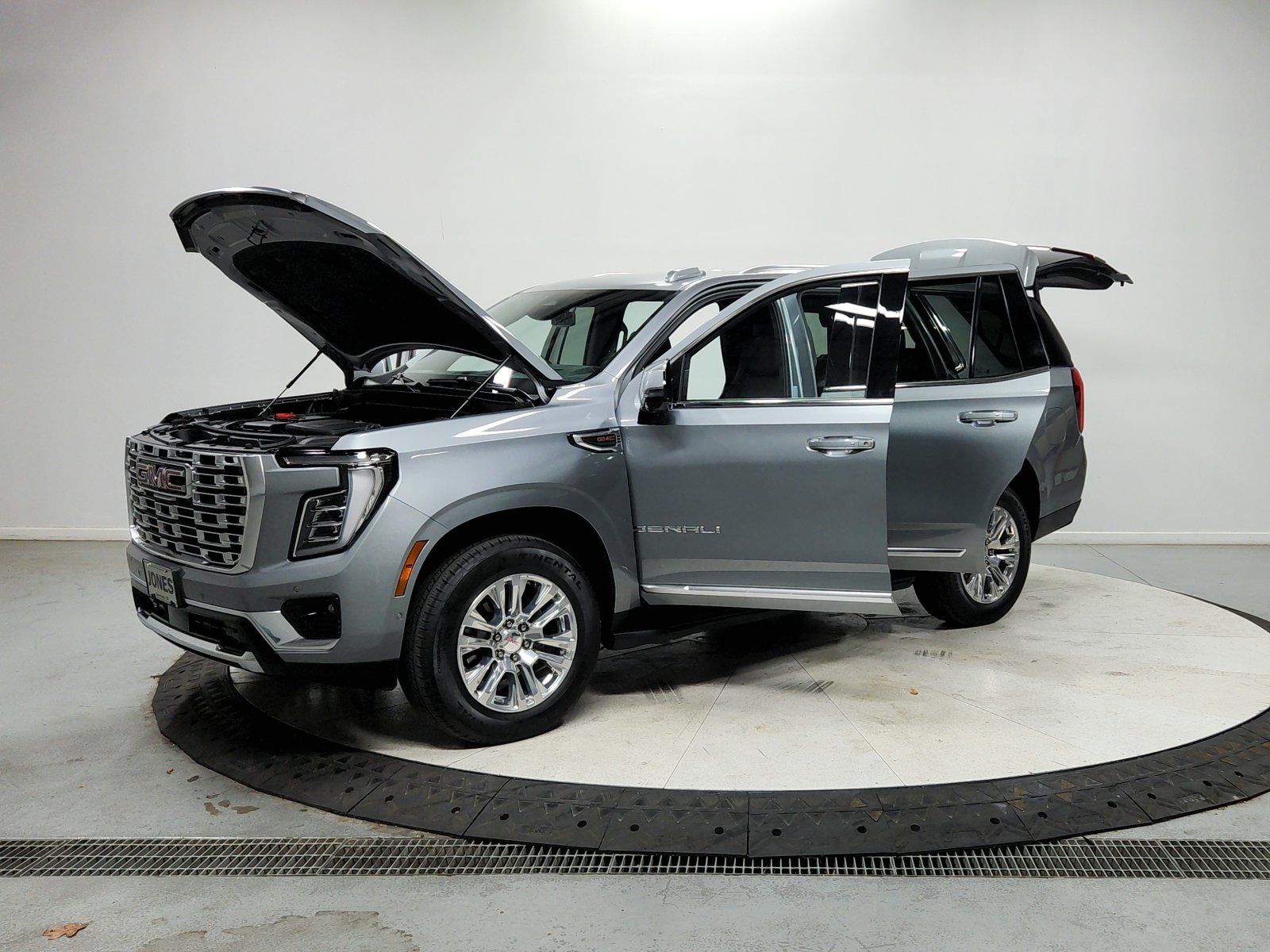 Used 2025 GMC Yukon Denali AWD/4WD image 12