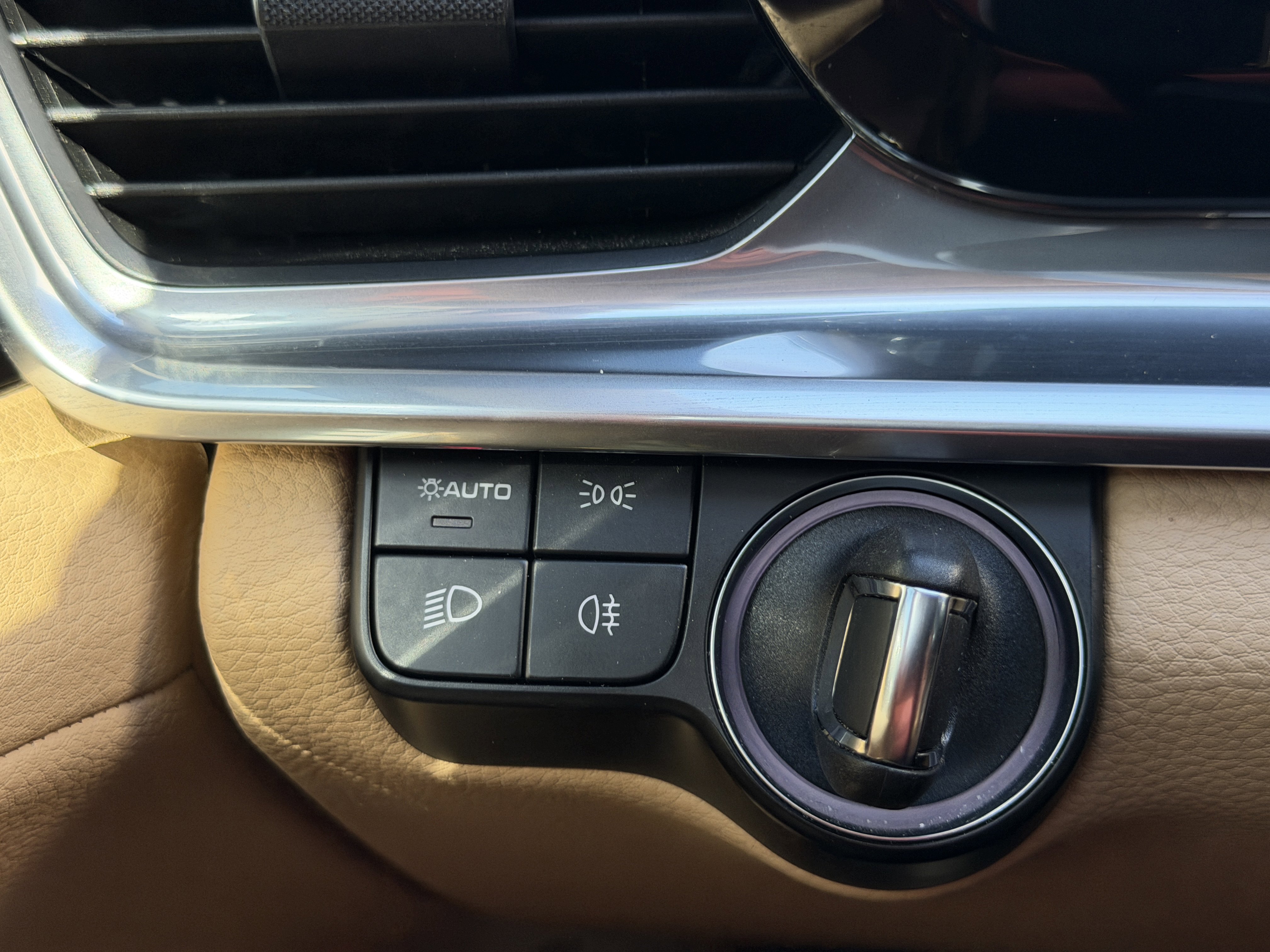 Certified 2023 Porsche Panamera 4S image 33