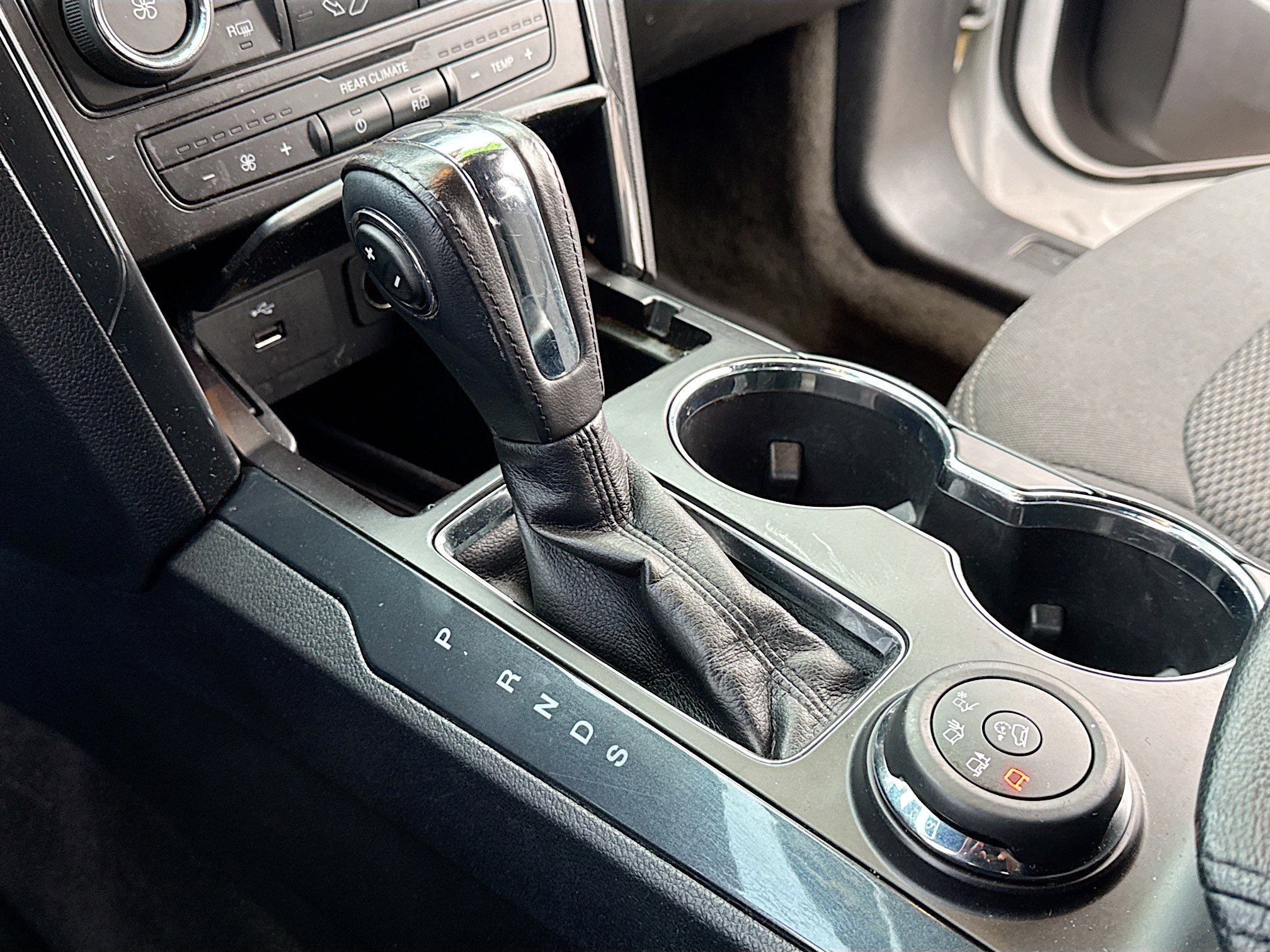 Certified 2018 Ford Explorer XLT image 11