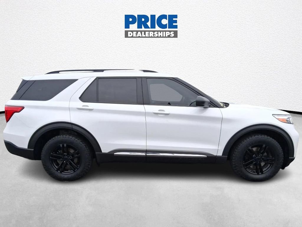 Used 2020 Ford Explorer XLT image 2