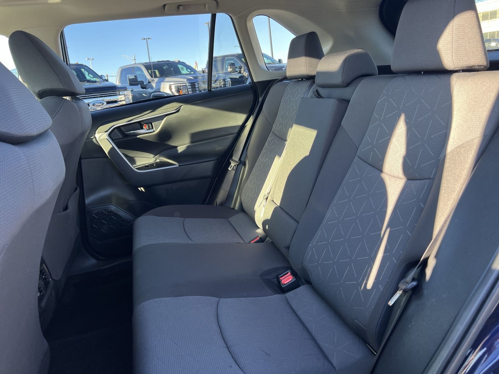 Used 2021 Toyota RAV4 XLE w/ Convenience Package AWD/4WD image 23