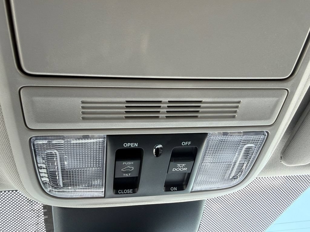 Used 2026 Honda Odyssey Elite image 19