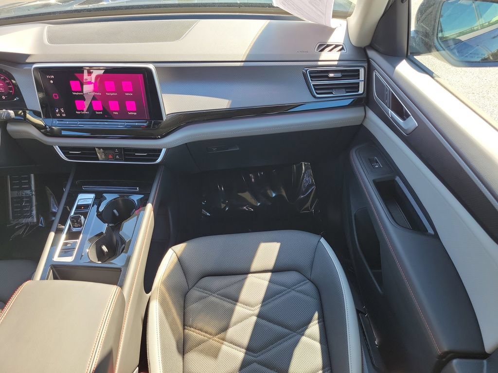 New 2025 Volkswagen Atlas Peak Edition SE AWD/4WD image 18