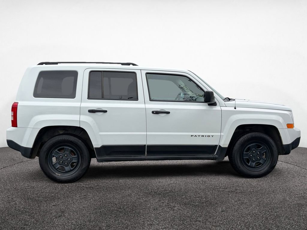 Used 2016 Jeep Patriot Sport image 6