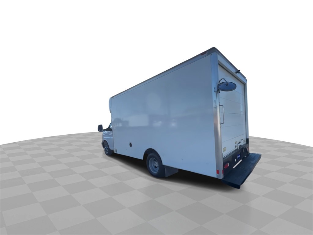 Used 2017 Chevrolet Express 3500 Work Van image 6