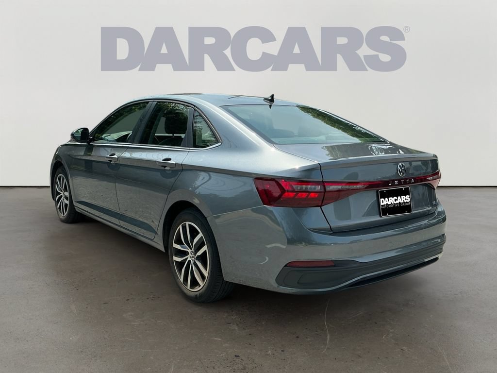 Used 2025 Volkswagen Jetta SE FWD image 5