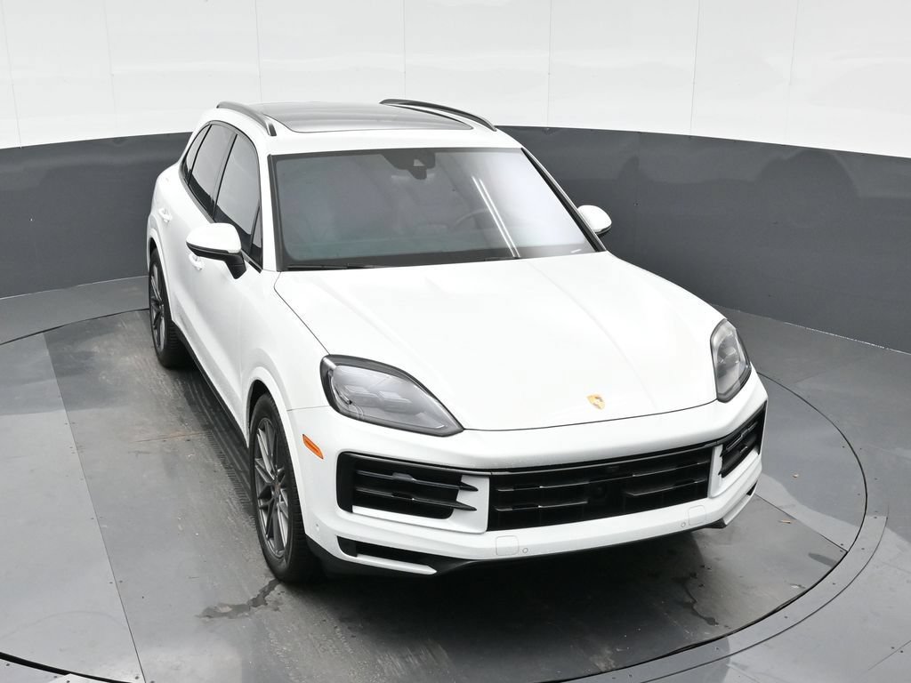 Certified 2025 Porsche Cayenne S AWD/4WD image 32