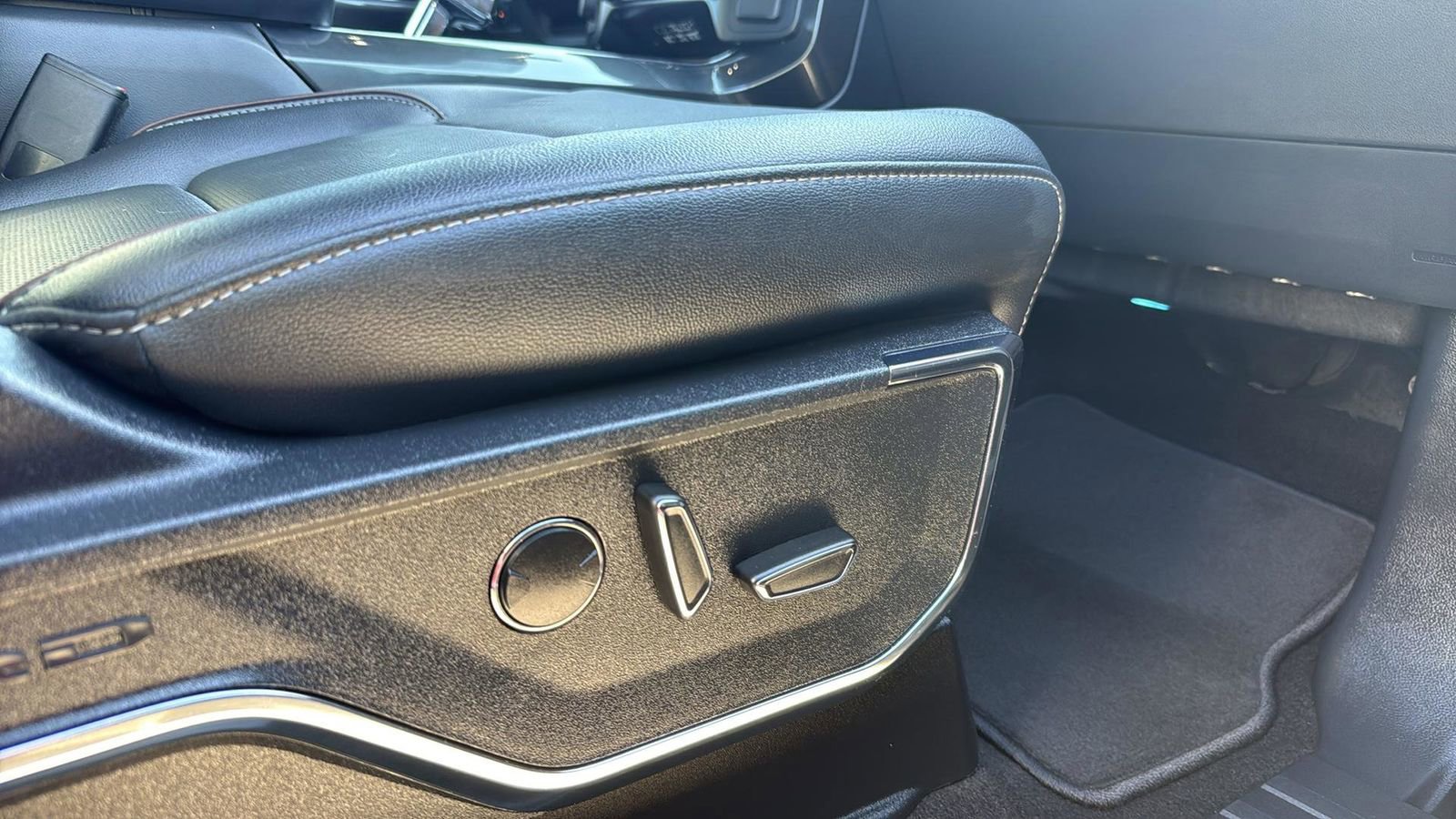 Used 2022 Ford F150 Lariat w/ Equipment Group 502A High image 25