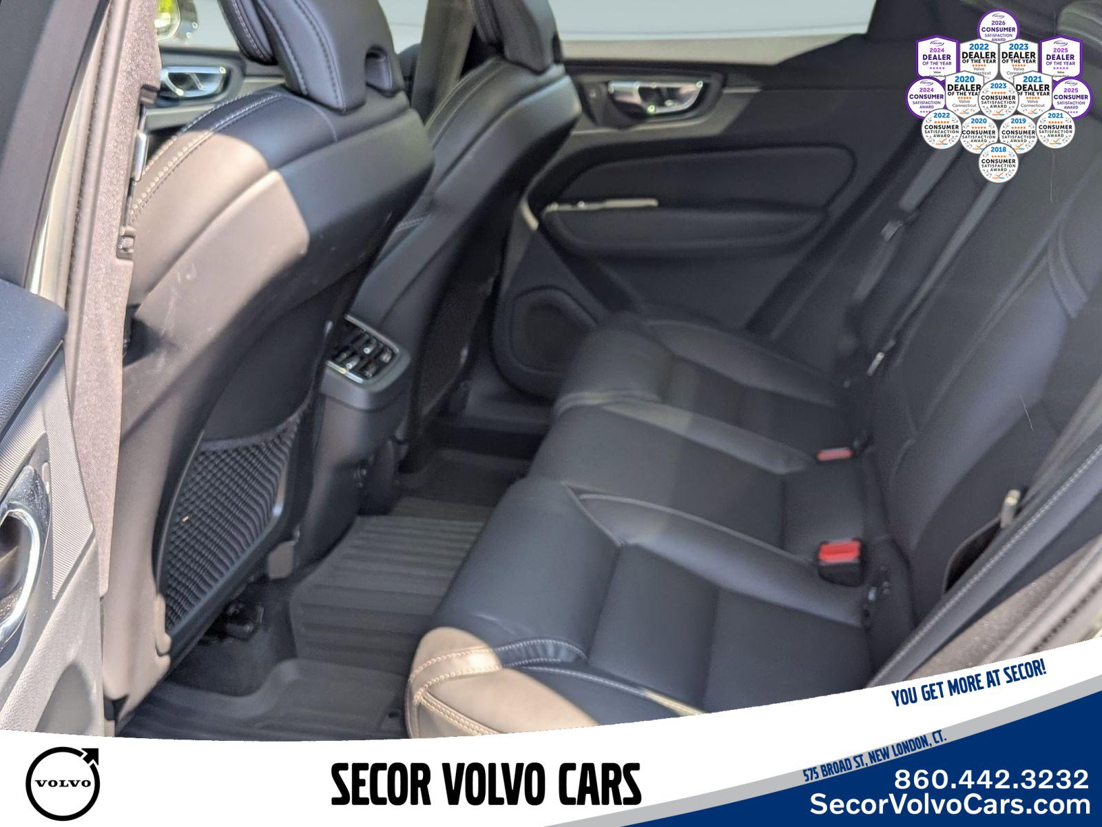 Used 2023 Volvo XC60 B6 Ultimate w/ Climate Package AWD/4WD image 16