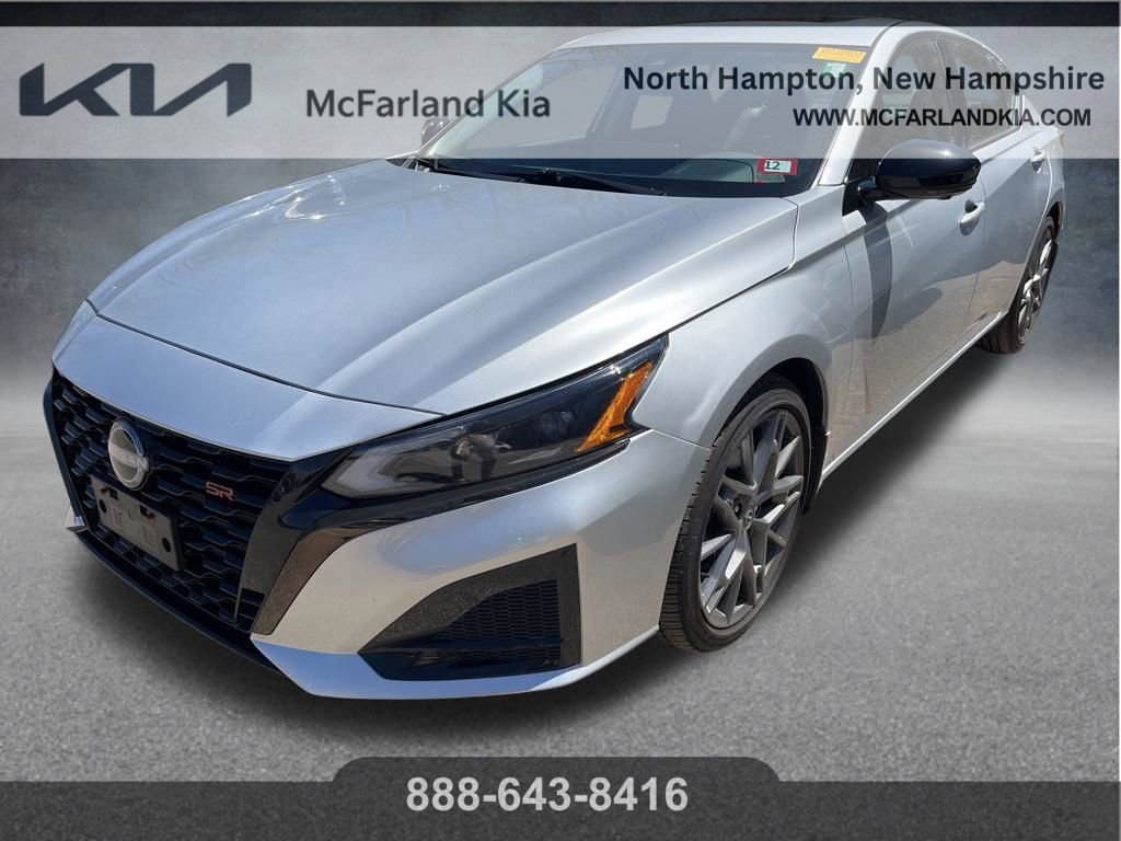 Used 2023 Nissan Altima 2.0 SR FWD image 1