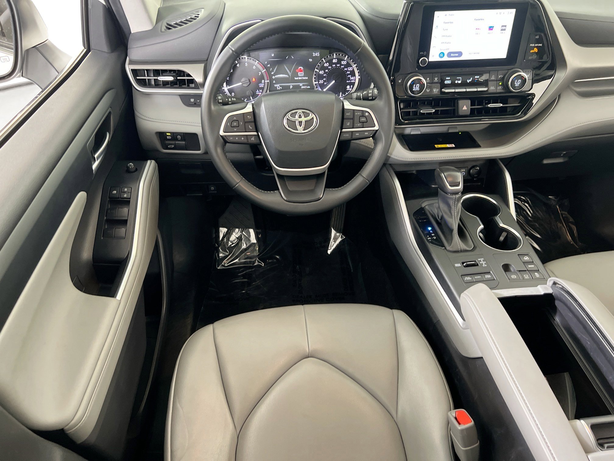 Used 2023 Toyota Highlander XLE AWD/4WD image 22