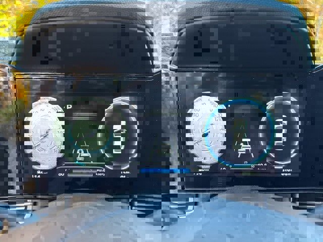 Certified 2023 Hyundai Elantra Limited w/ Preferred Accessory Package image 22