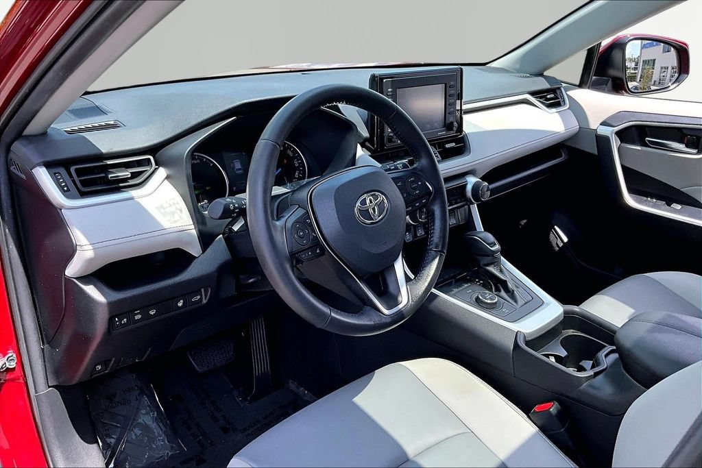 Used 2021 Toyota RAV4 XLE Premium AWD/4WD image 14