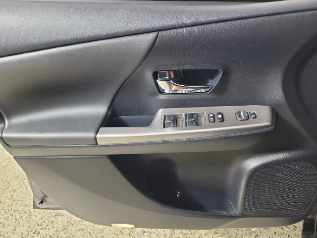 Used 2015 Toyota Prius V Four FWD image 21