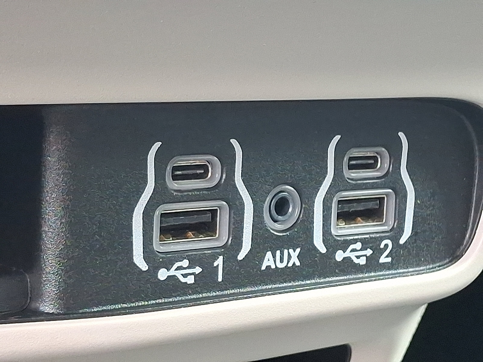 Used 2024 Chrysler Pacifica Touring-L image 26