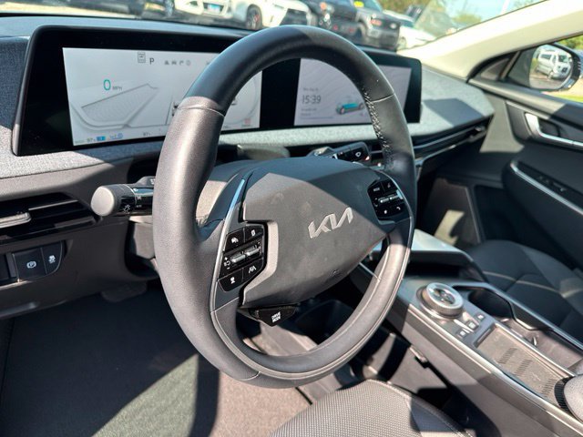 Used 2023 Kia EV6 Wind w/ Wind Technology Package AWD/4WD image 18