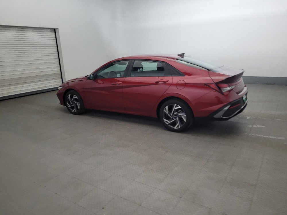 Used 2025 Hyundai Elantra Sport FWD image 3