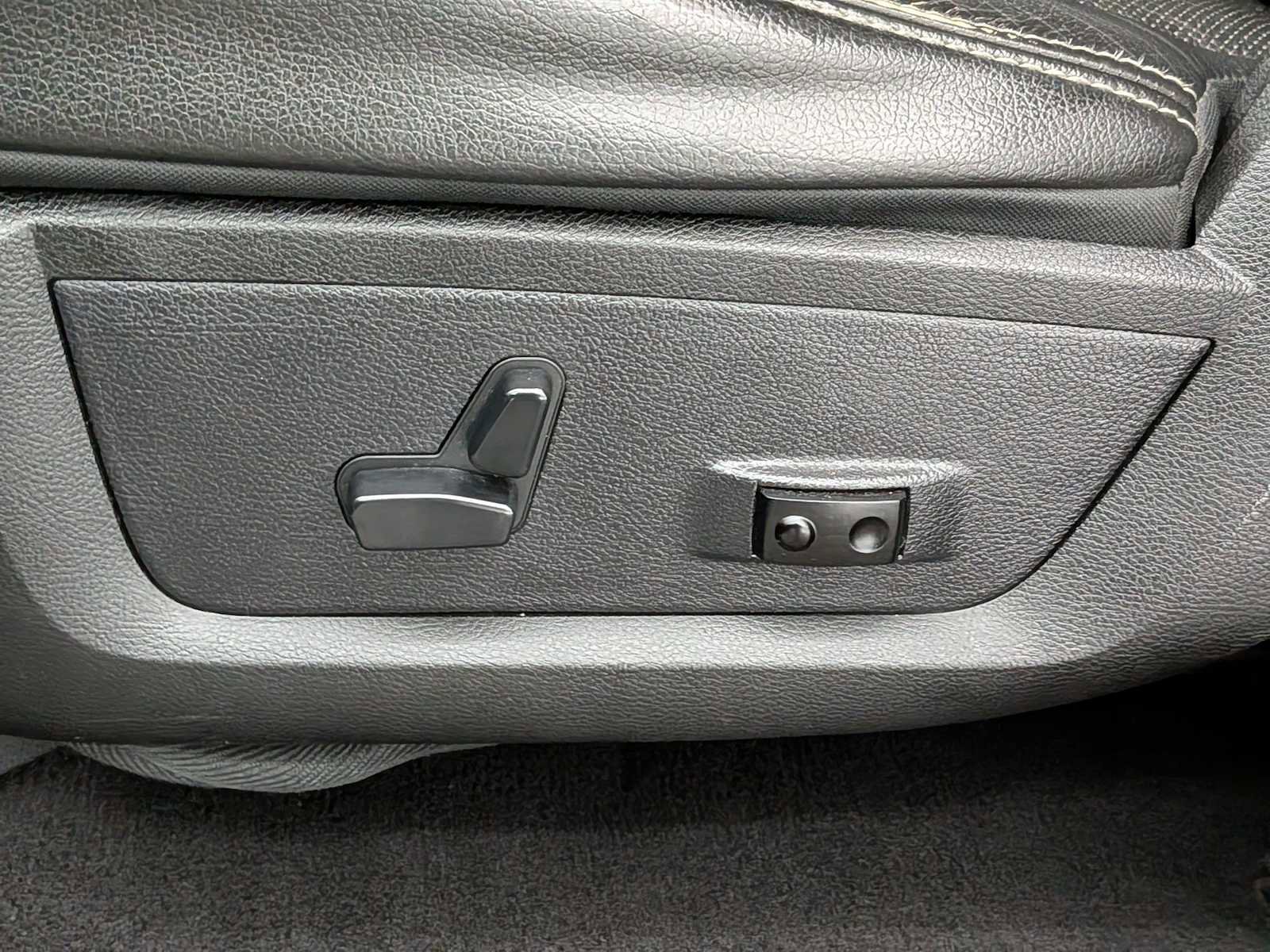 Used 2013 RAM 1500 Sport w/ Sport Premium Group image 19