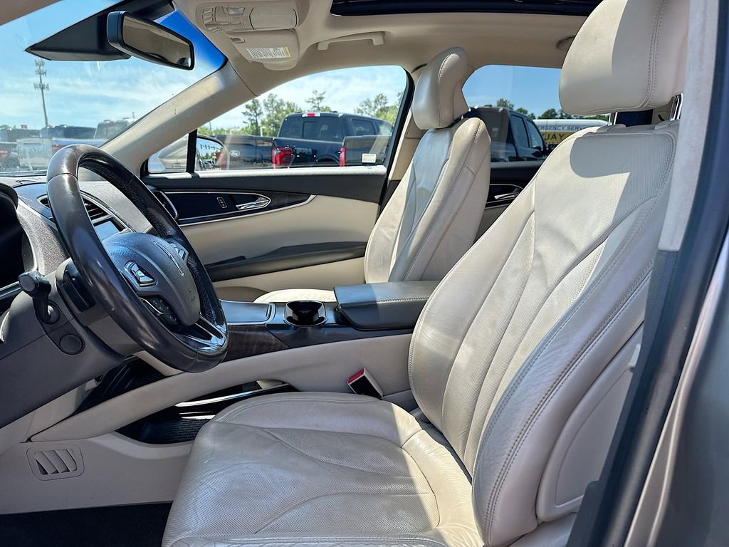 Used 2016 Lincoln MKX Reserve w/ Technology Package FWD image 8