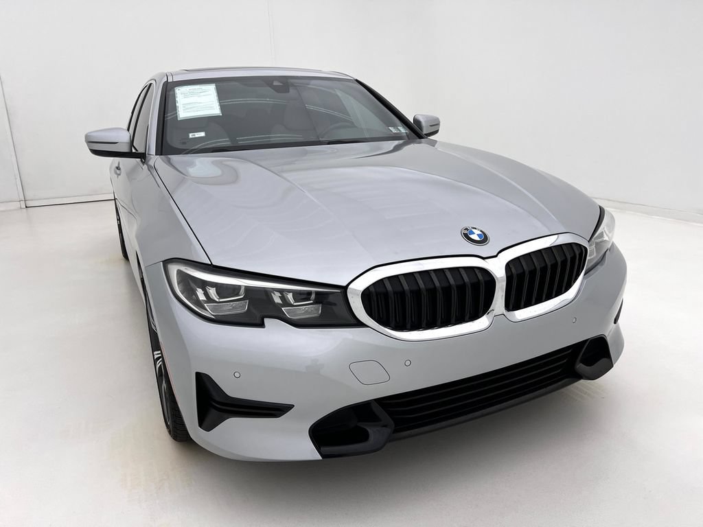 Used 2019 BMW 330i xDrive Sedan w/ Driving Assistance Package AWD/4WD image 3