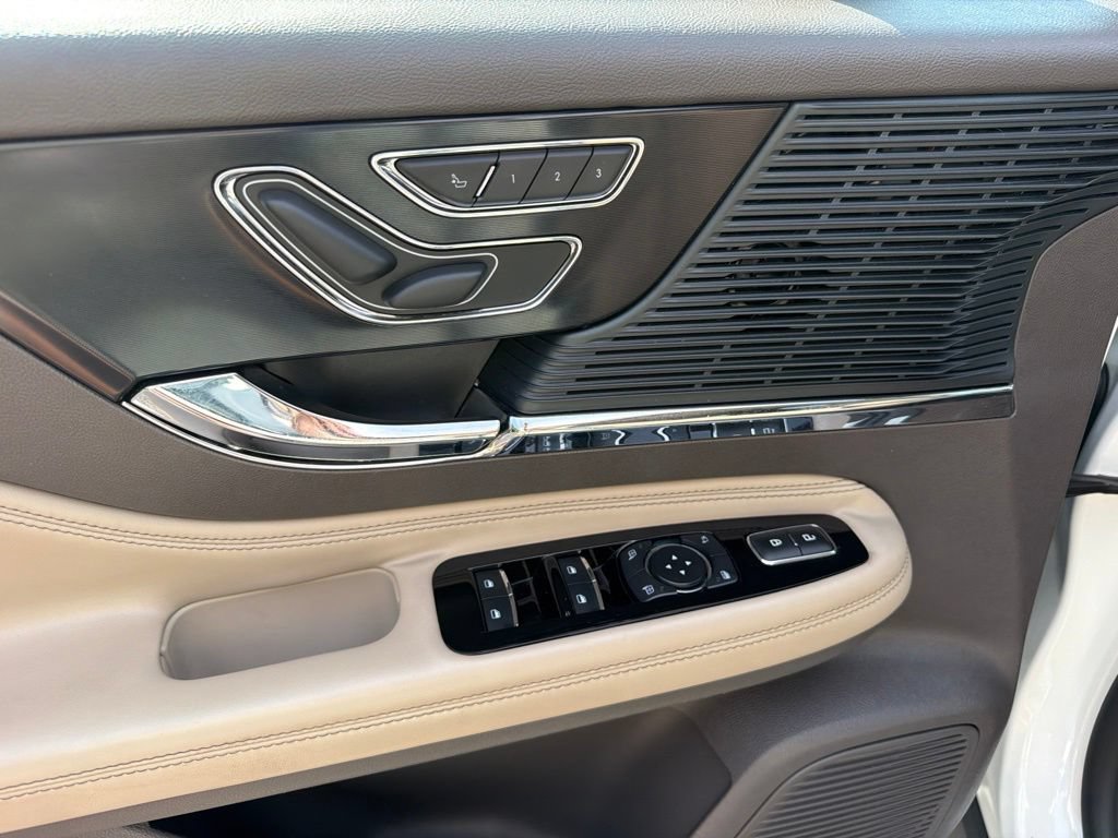 Used 2020 Lincoln Corsair FWD w/ Premium Package image 12