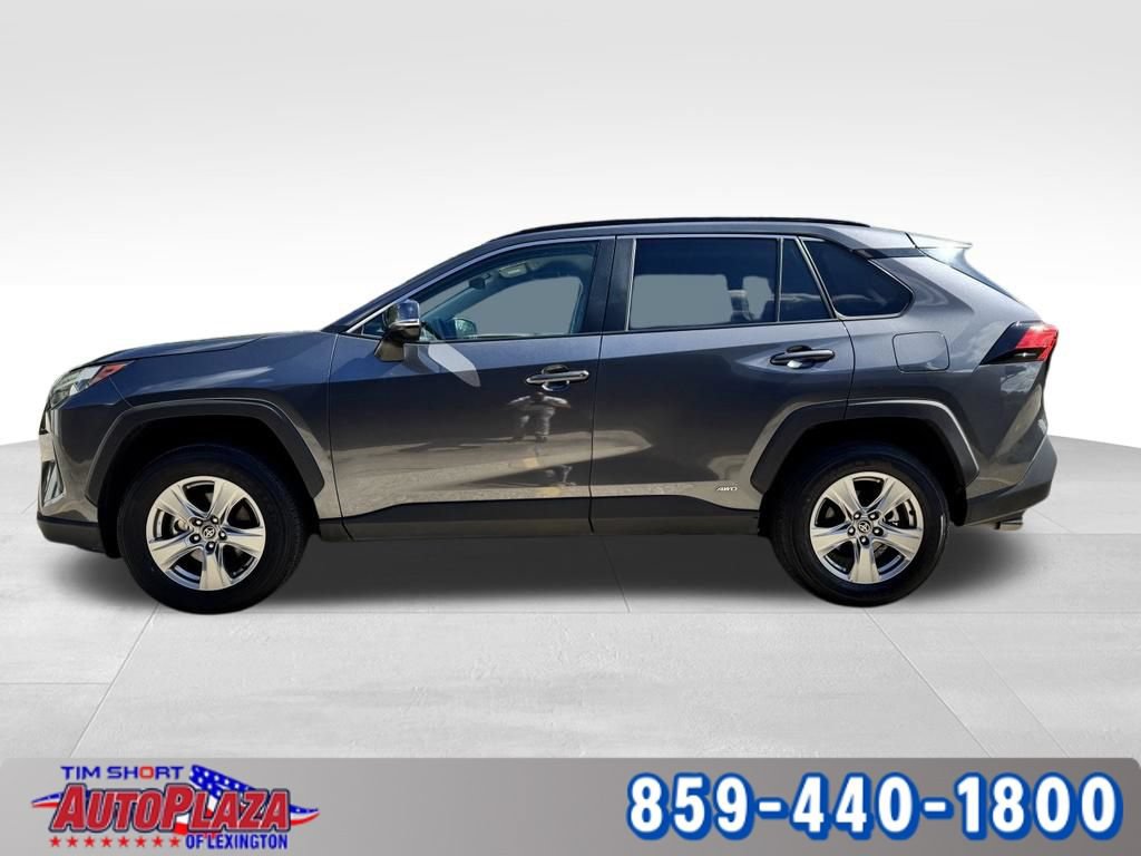 Used 2025 Toyota RAV4 XLE AWD/4WD image 12
