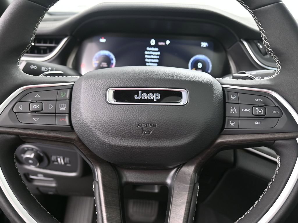 New 2025 Jeep Grand Cherokee Limited w/ Trailer Tow Package image 33