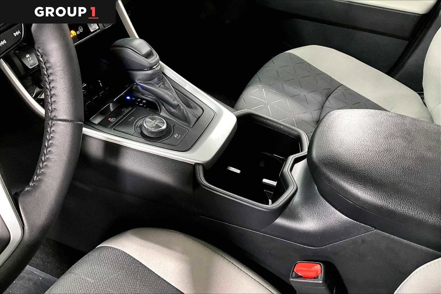 Used 2025 Toyota RAV4 XLE image 16