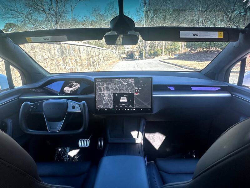 Used 2023 Tesla Model X image 3