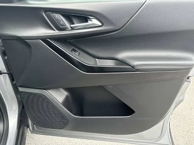 Used 2025 Chevrolet Equinox LT FWD image 23